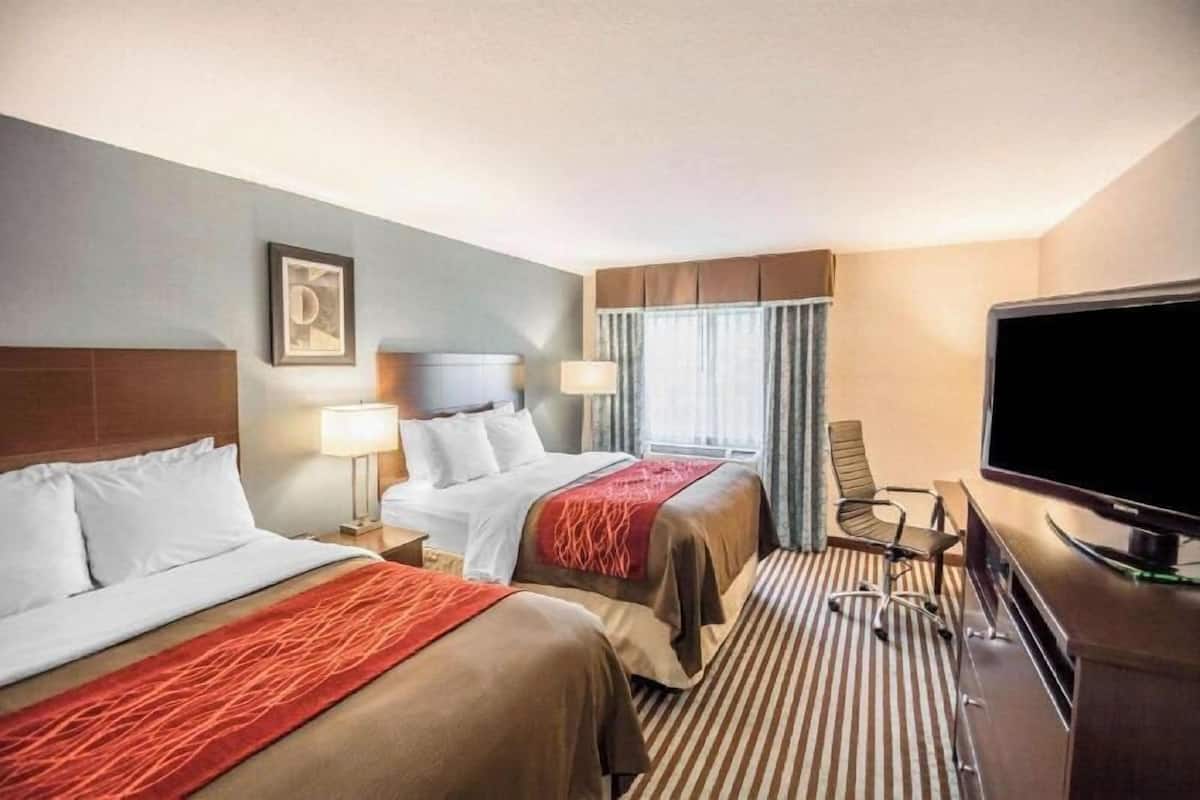 Premium bedding, pillowtop beds, desk, blackout drapes