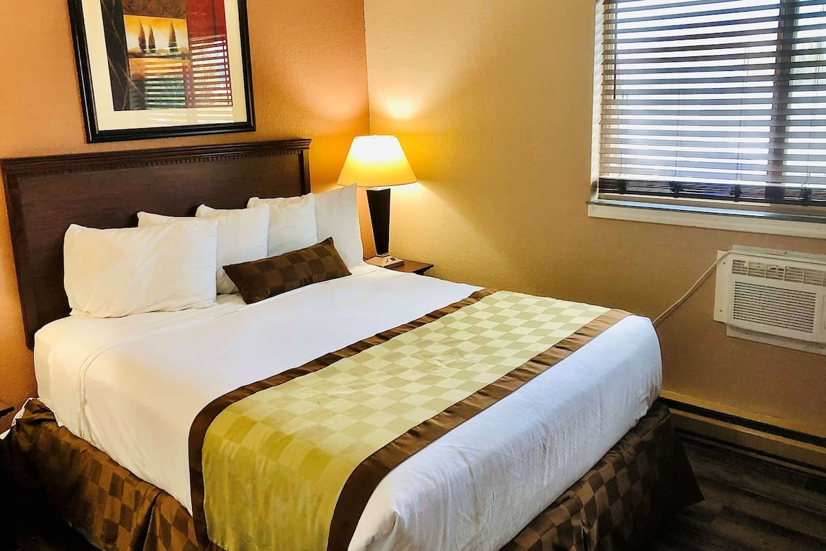 In-room safe, desk, iron/ironing board, free cribs/infant beds