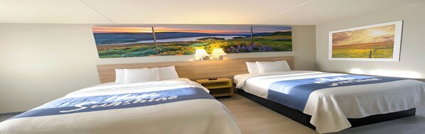 Kamar, 2 Tempat Tidur Queen, Bebas Asap Rokok | Seprai premium, meja kerja, tirai kedap cahaya, dan setrika/meja setrika