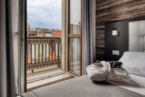 Chambre triple Deluxe | 1 chambre, literie de qualité, couette en duvet, minibar