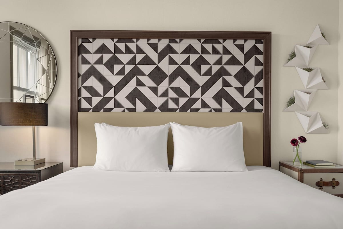 Hypo-allergenic bedding, in-room safe, desk, laptop workspace