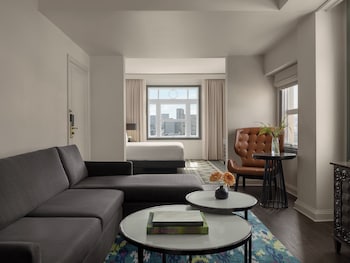 Suite (Serenity) | Hypo-allergenic bedding, in-room safe, desk, laptop workspace at Hotel Spero, Vignette Collection by IHG