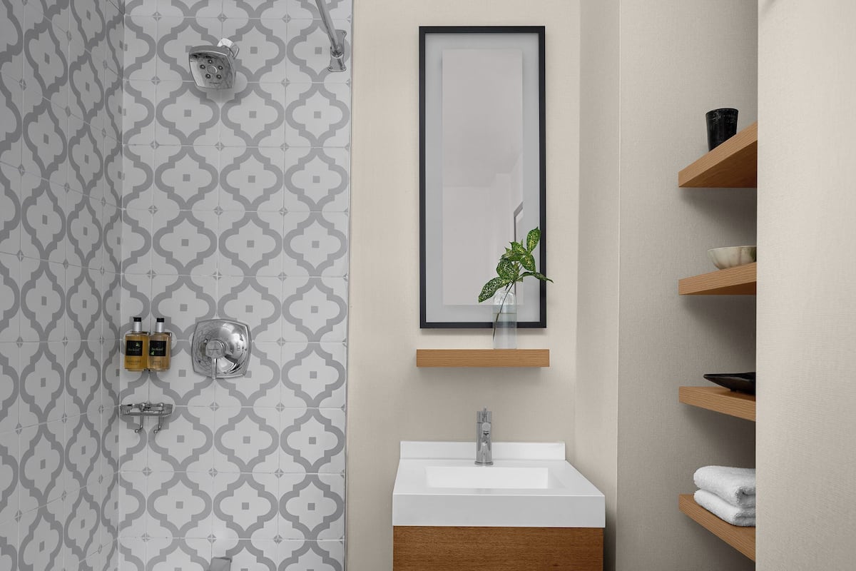 Suite (Urban) | Allergikerbettwaren, Zimmersafe, Schreibtisch