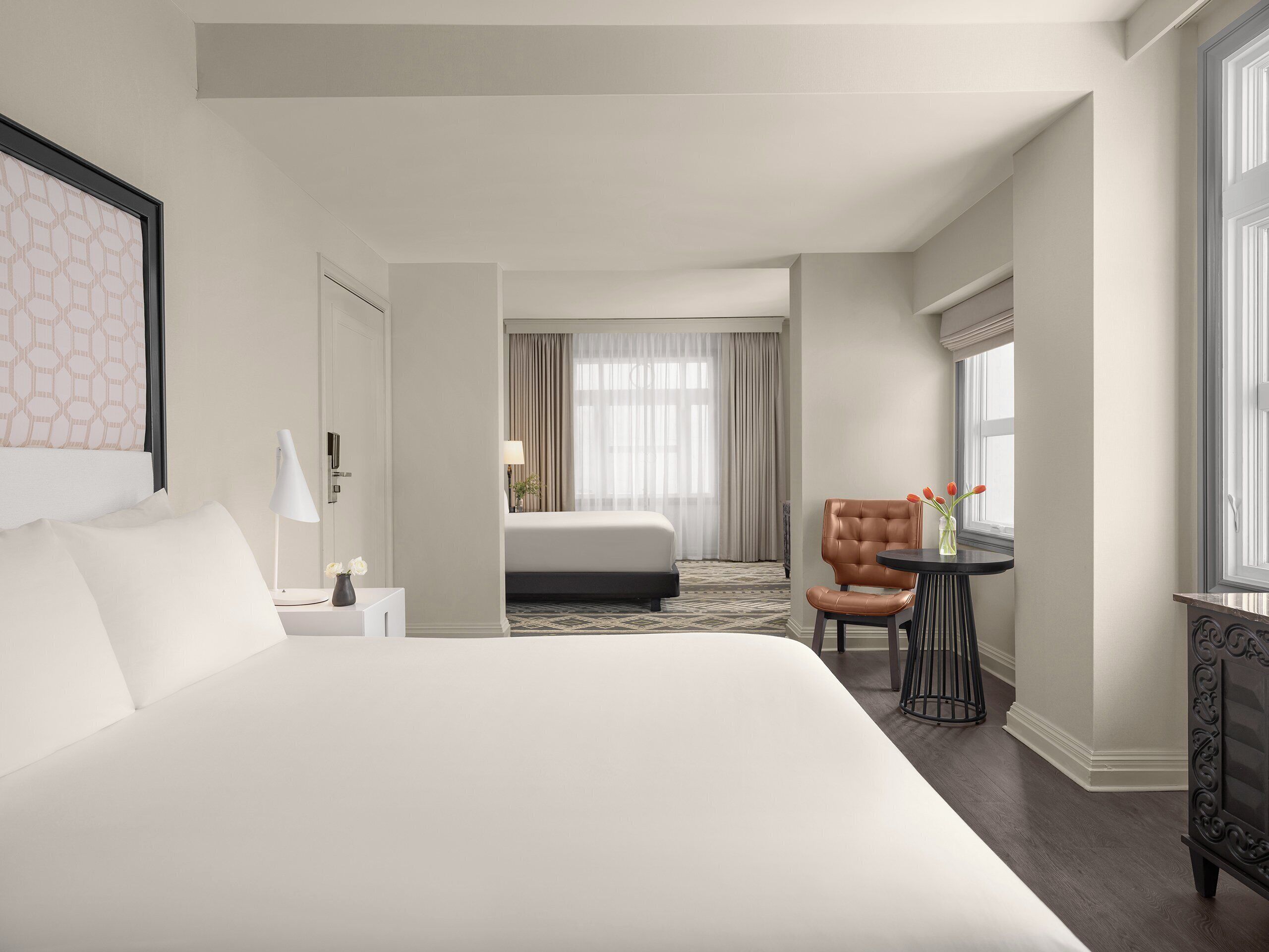 家庭套房, 2 張加大雙人床, 無障礙淋浴設施 (Mobility Accessible) | 低過敏寢具、客房內保險箱、書桌、筆電工作空間