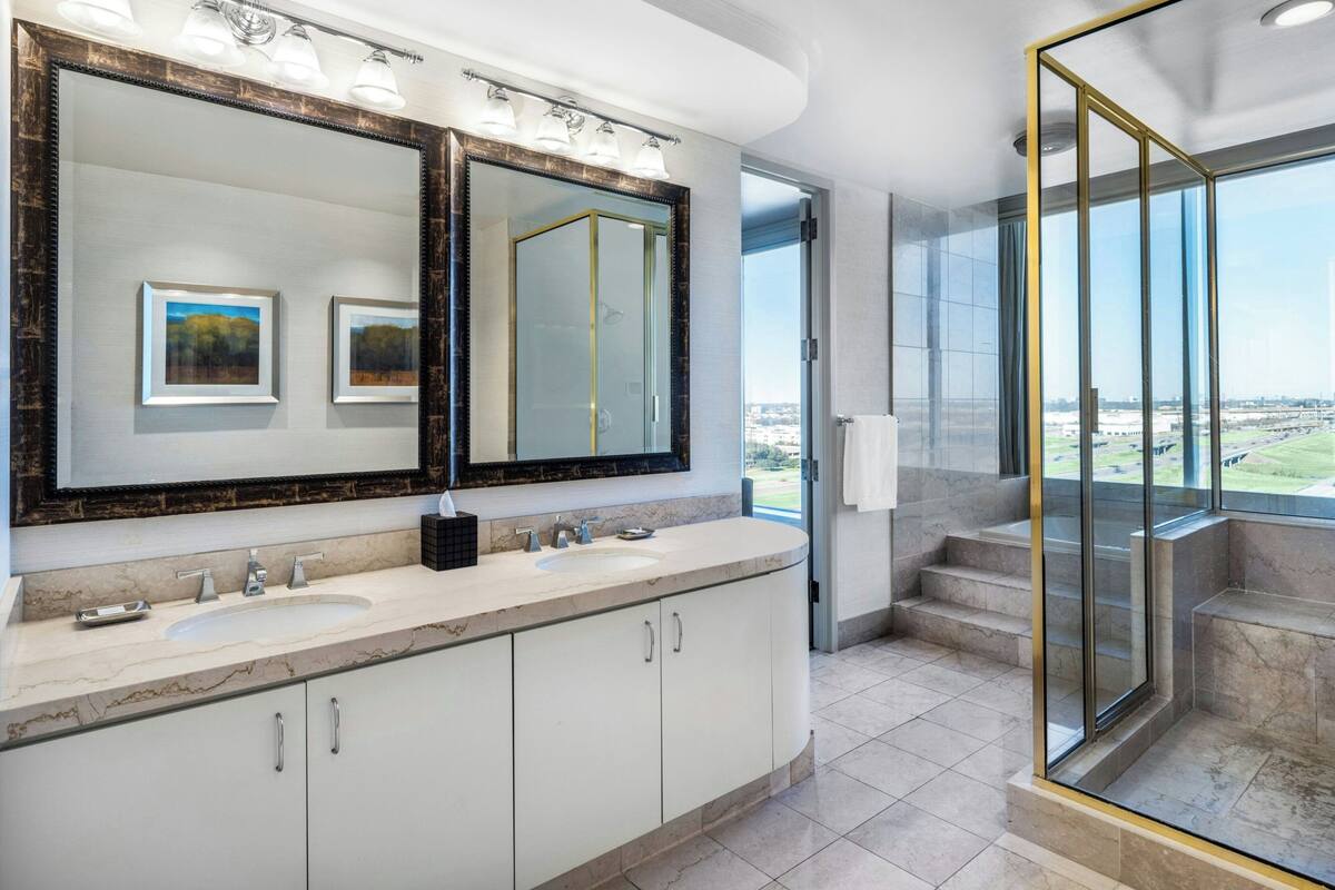 combined shower/bathtub, free toiletries, hair dryer, bathrobes