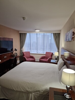 Executive Double Room | Individually decorated, individually furnished, desk, iron/ironing board - Britannia Hotel Birmingham New Street Station (Birmingham)