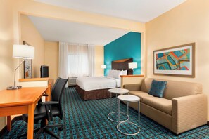 Executive Suite, 1 King Bed with Sofa bed | Living area | Smart TV, Netflix