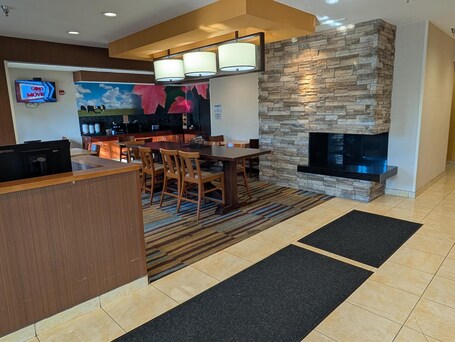 Café da manhã self-service grÔtis todos os dias