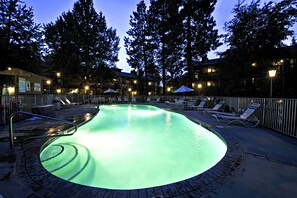 Indoor pool, seasonal outdoor pool, sun loungers