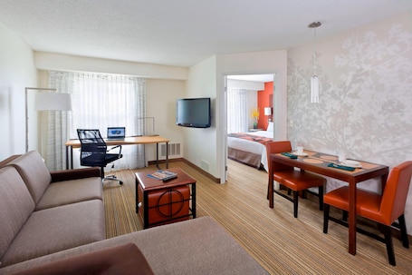 Premium bedding, pillow-top beds, individually furnished, desk. Primestay Extended Suites