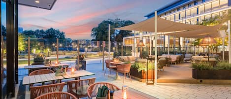 2 Bars/Lounges, Bar auf der Dachterrasse