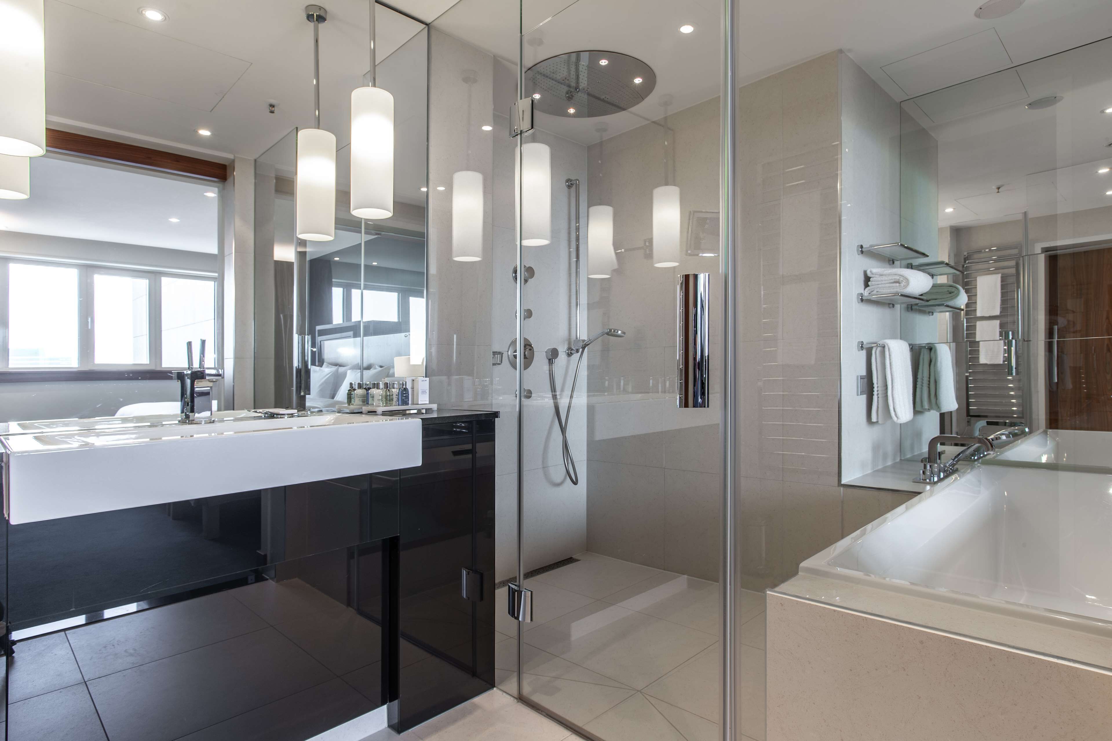 shower, rainfall showerhead, free toiletries, hair dryer