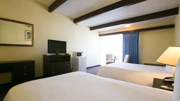 Standard Room, 2 Double Beds, Non Smoking | Room amenity