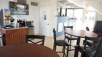 Sudah termasuk sarapan ala kontinental