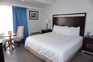 Rom – standard, 1 kingsize-seng, ikke-røyk | Strykejern/-brett, wi-fi (mot et tillegg) og sengetøy