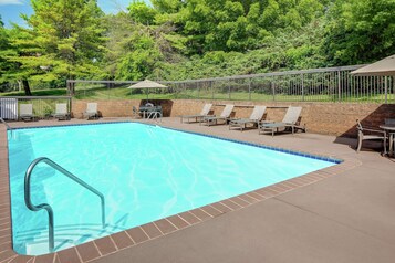 Outdoor pool, pool loungers