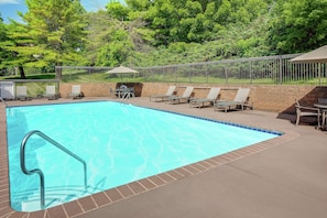 Outdoor pool, pool loungers