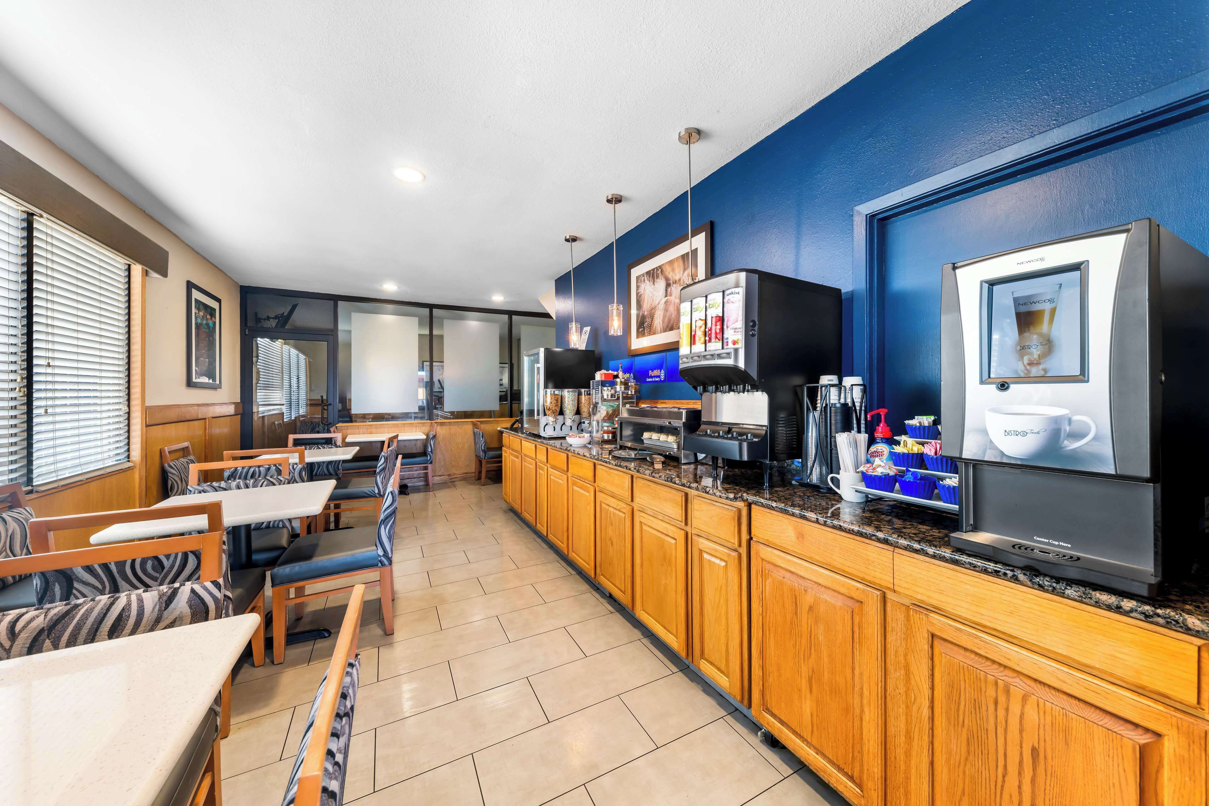 free continental breakfast