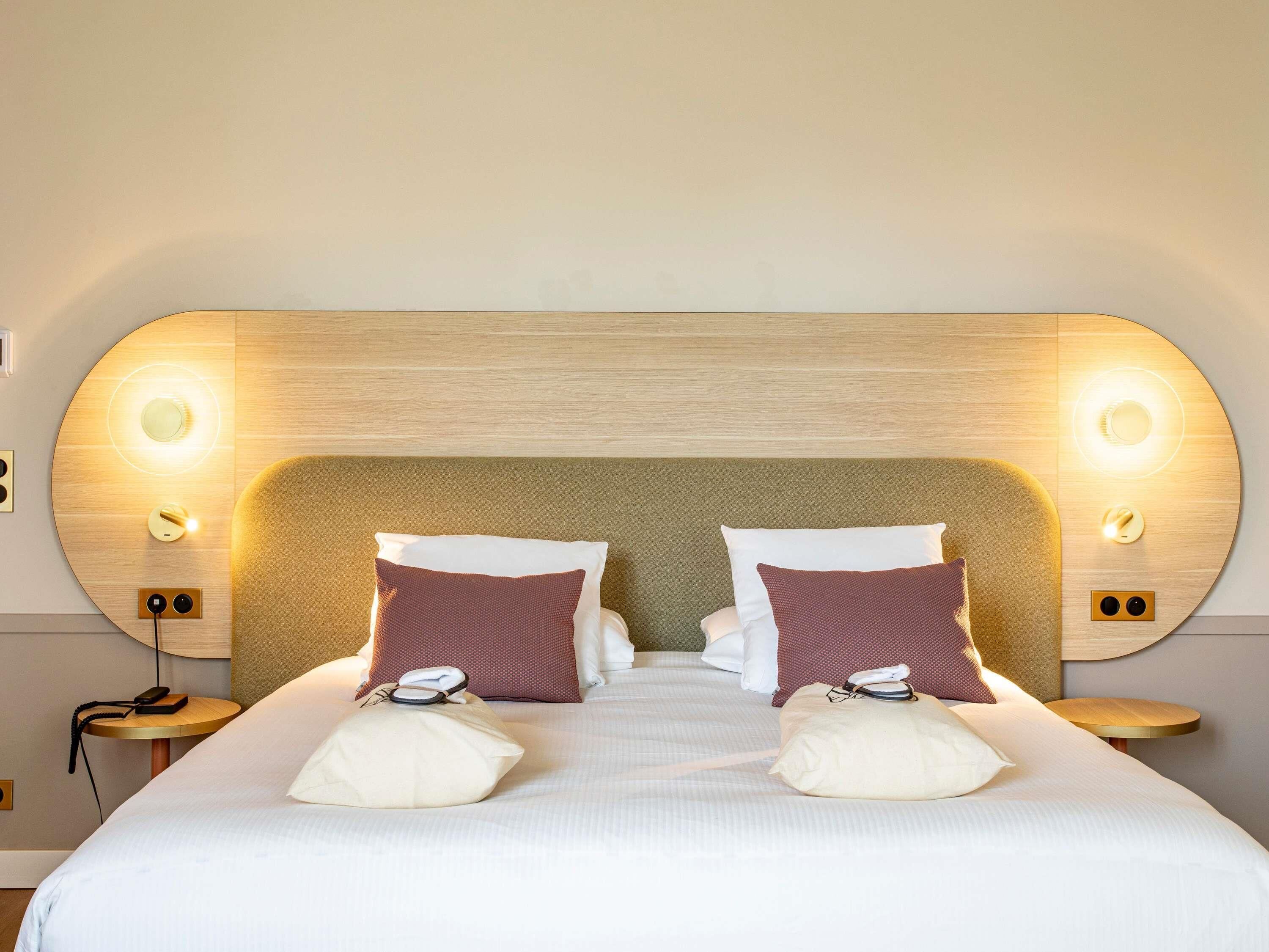 Deluxe Room, 1 King Bed with Sofa bed | Premium bedding, in-room safe, desk, blackout drapes