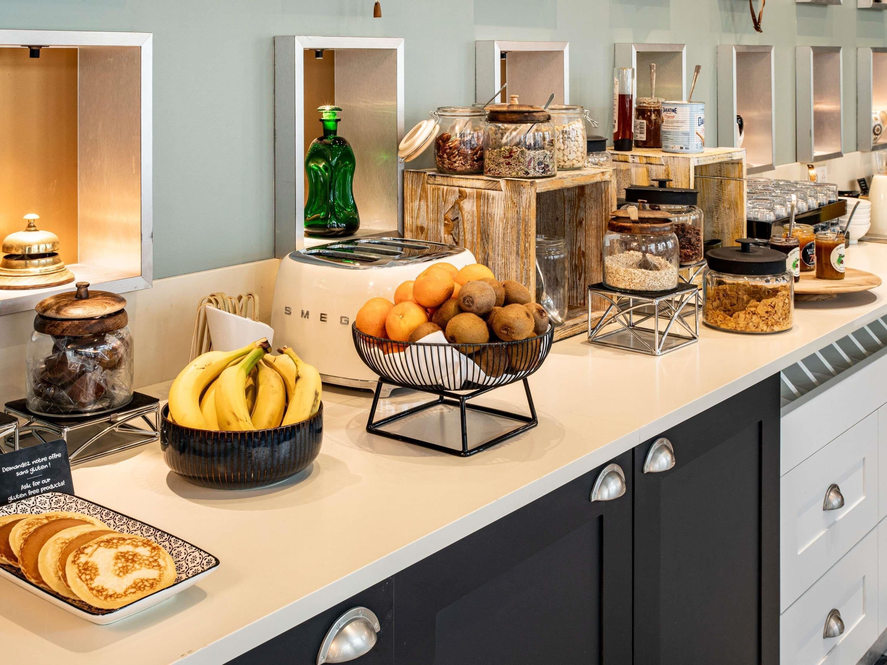 Daily buffet breakfast (EUR 19 per person)