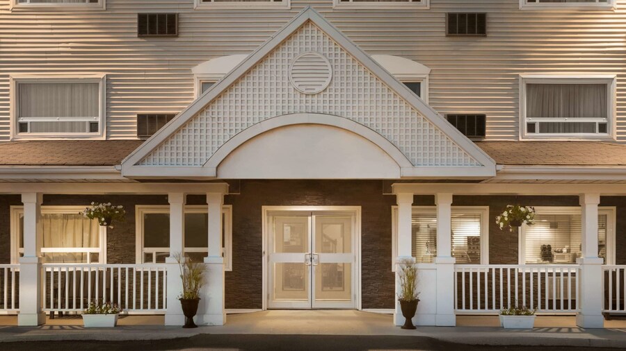 Travelodge Suites by Wyndham New Glasgow