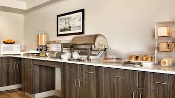 Free daily buffet breakfast