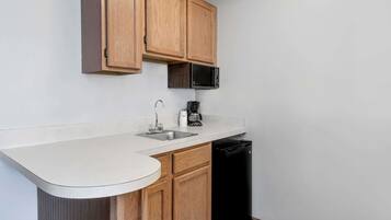 Habitación, 1 cama King size, para no fumadores | Escritorio, wifi gratis y ropa de cama