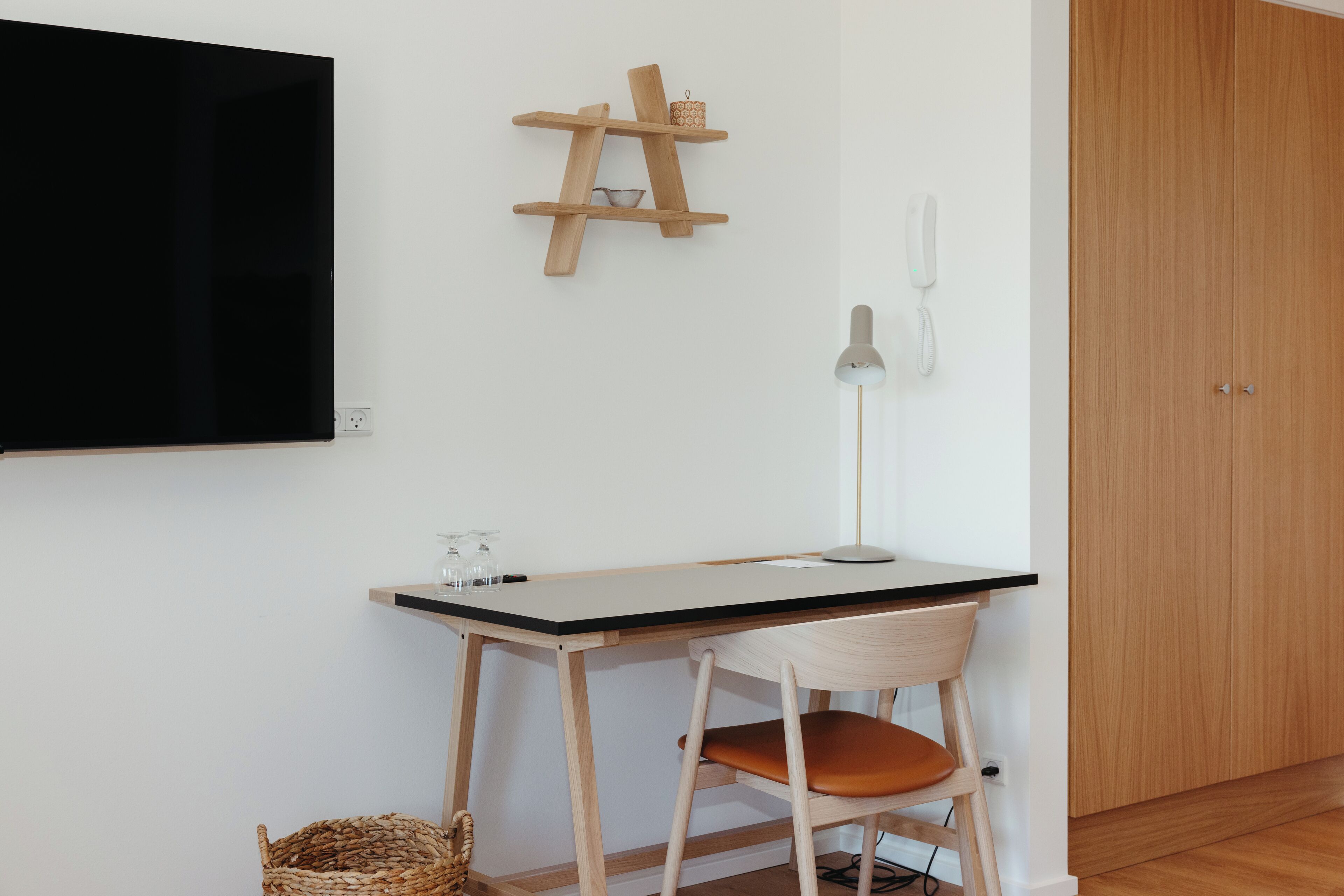 deluxe double room | 1 bedroom, hypo-allergenic bedding, iron/ironing board, free wifi