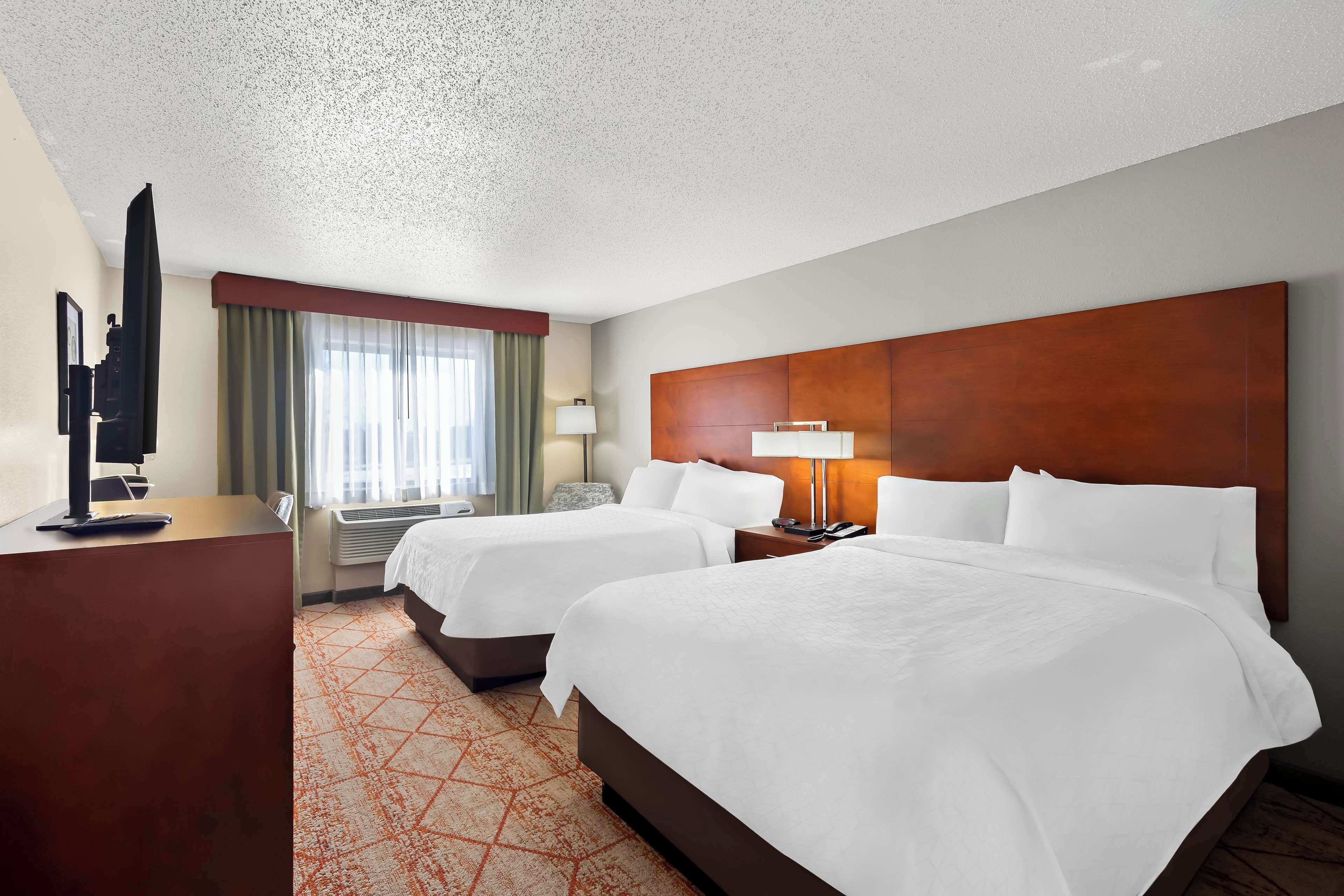 1 bedroom, premium bedding, in-room safe, desk