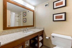 Bathroom - Comfort Inn St. Louis - Westport Event Center (Maryland Heights)