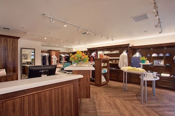 Couples treatment rooms, sauna, body treatments, body wraps, body scrubs at Balboa Bay Resort