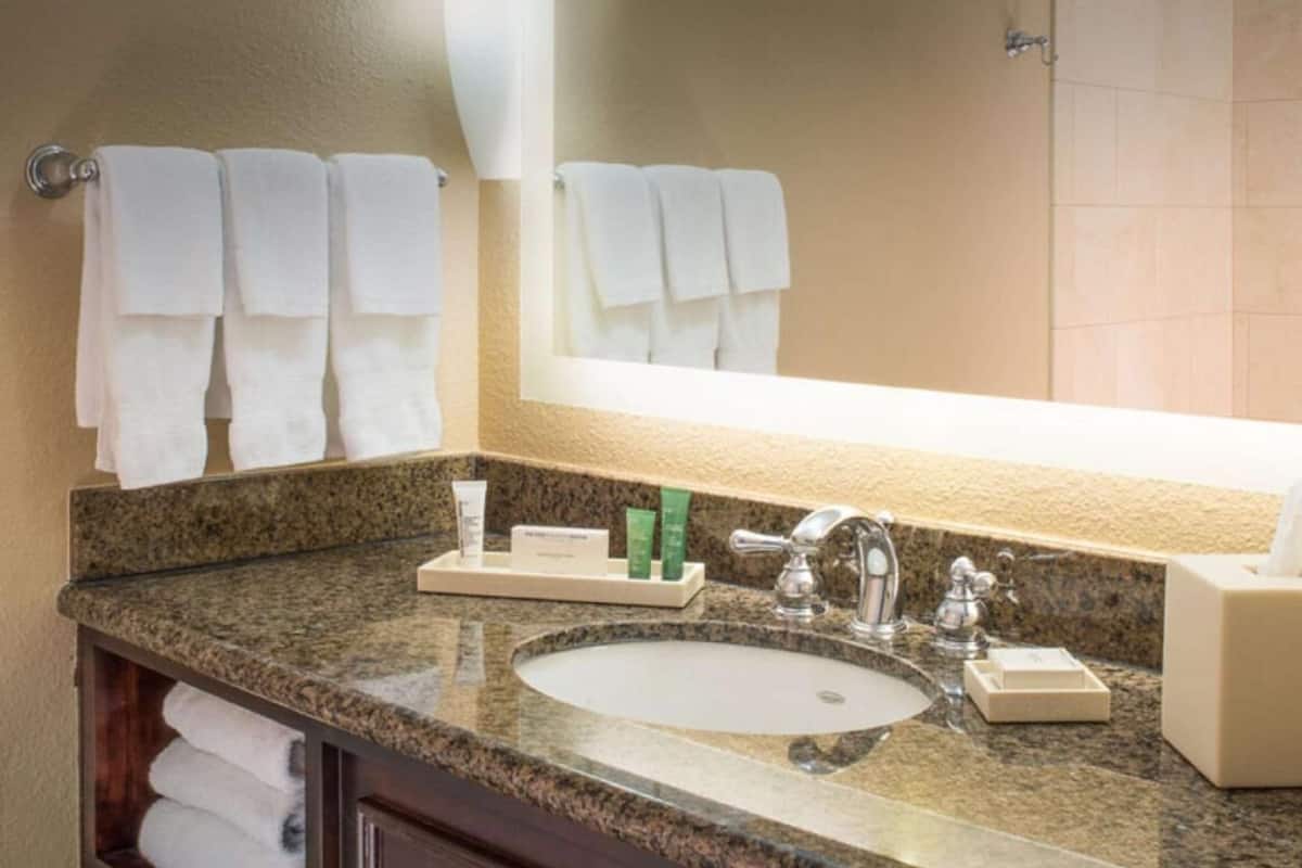 Kylpyhuone | Designer-hygieniatuotteet, hiustenkuivaaja, pyyhkeet