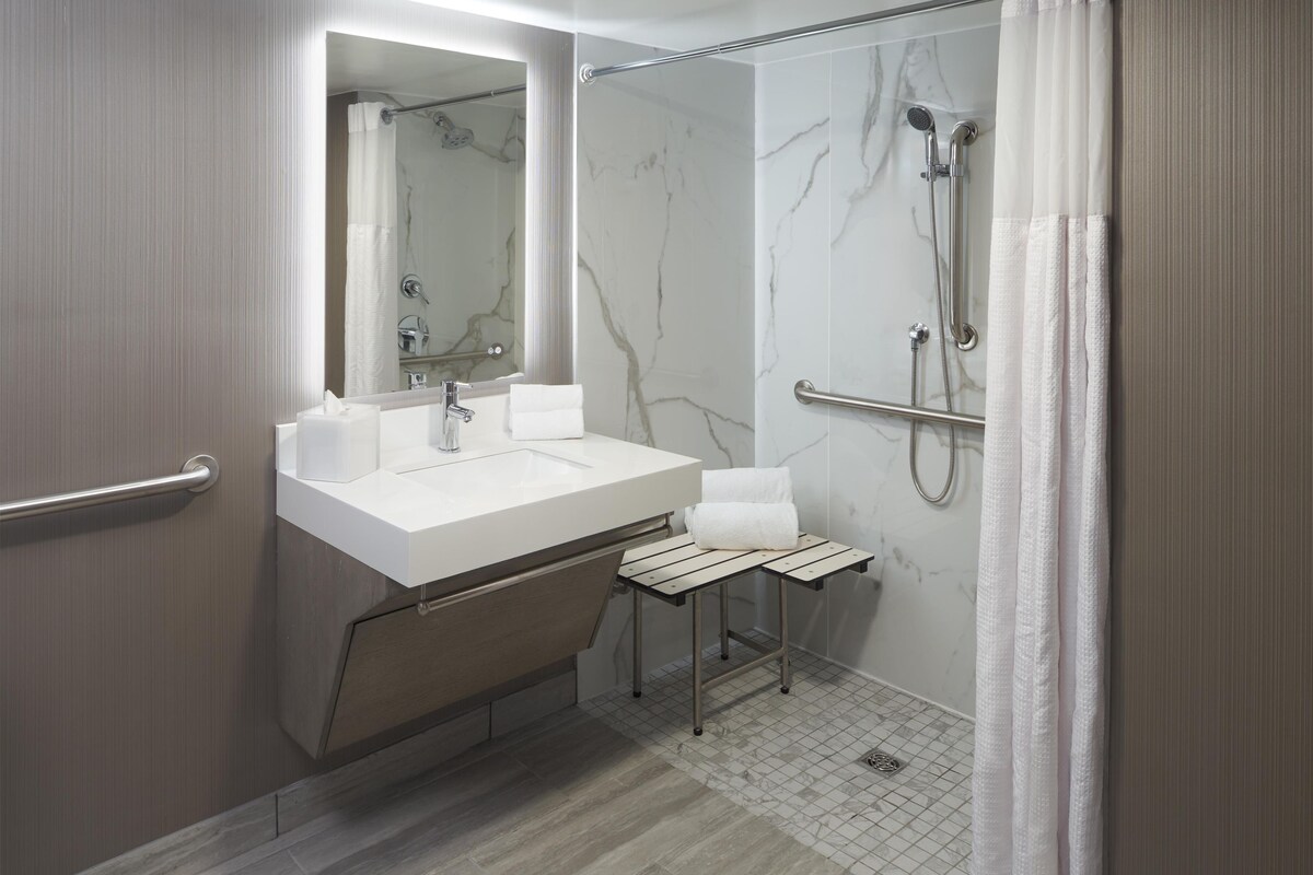 Bathroom shower