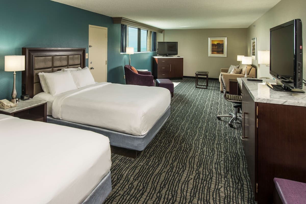 Ylelliset vuodevaatteet, untuvapeitot, pillowtop-patjalliset sängyt