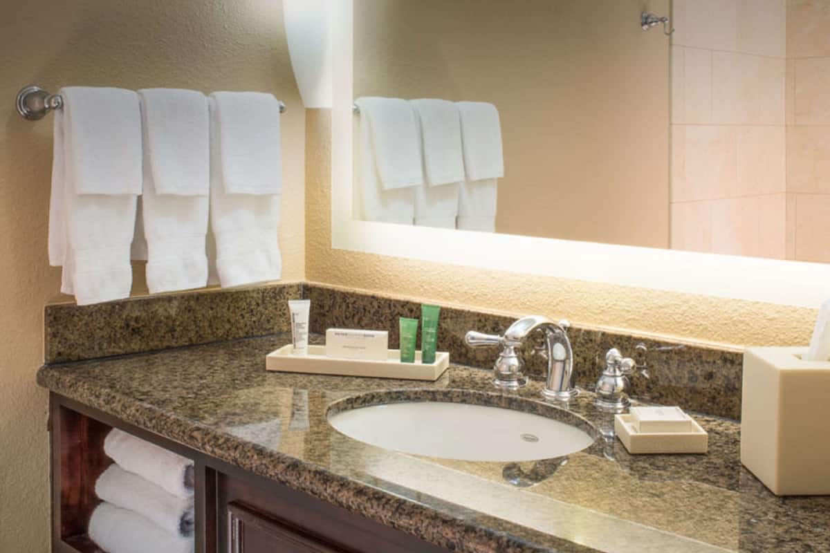 Kylpyhuone | Designer-hygieniatuotteet, hiustenkuivaaja, pyyhkeet