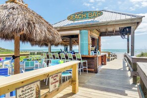 2 Bars/Lounges, 2 Strandbars, Poolbar