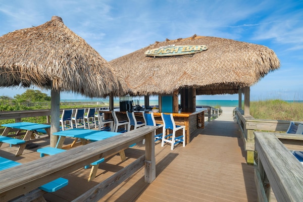 2 Bars/Lounges, 2 Strandbars, Poolbar