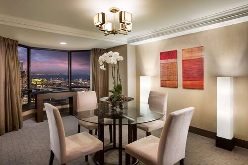Suite presidencial, 1 habitación | Ropa de cama de alta calidad y edredones de plumas
