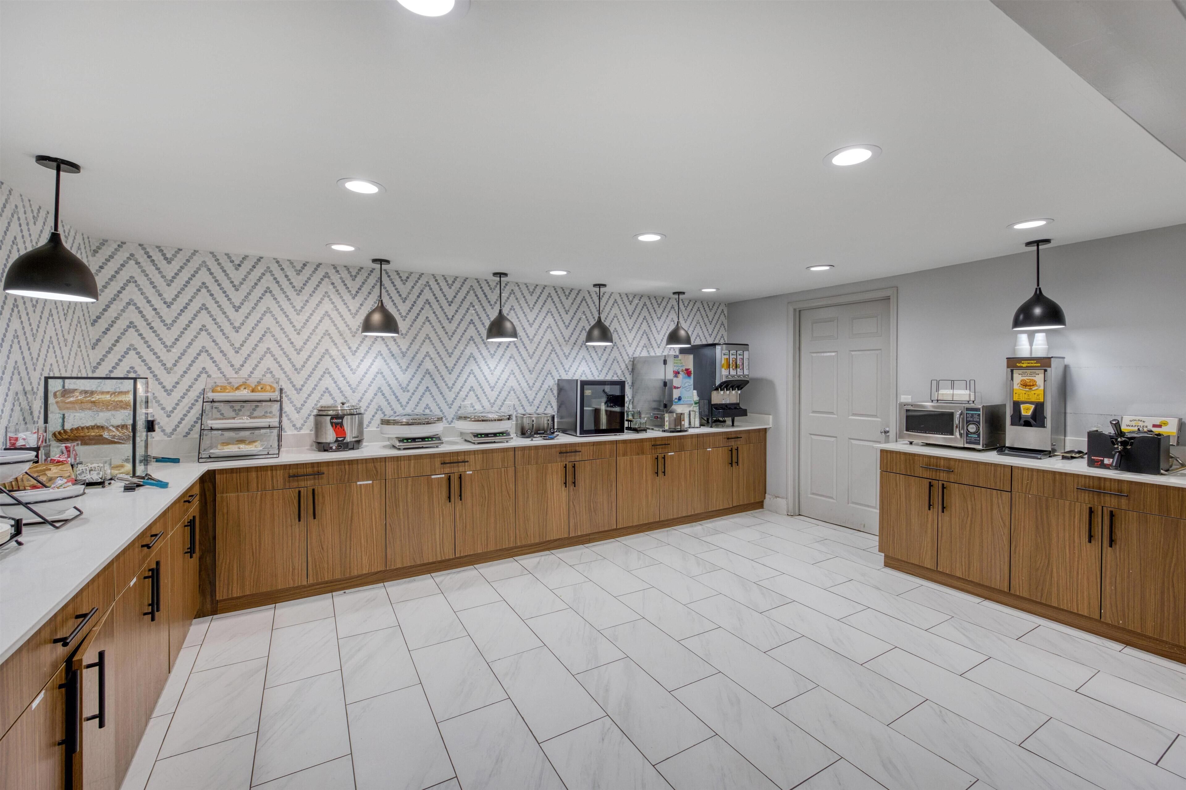 Free daily continental breakfast