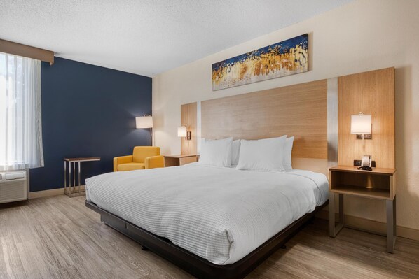 Standard Room, 1 King Bed, Bathtub