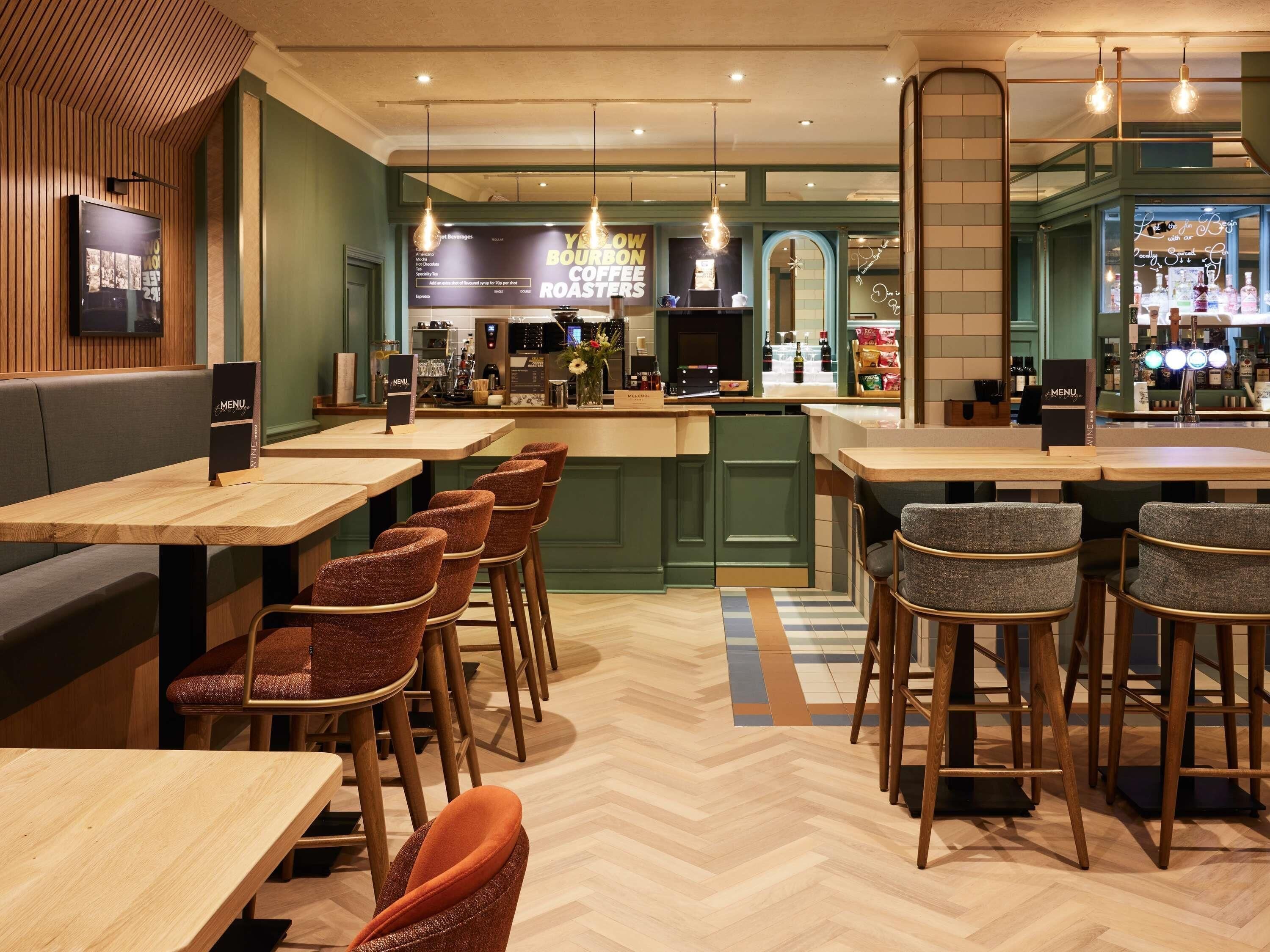 供應早餐、午餐及晚餐