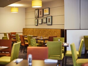 Breakfast, lunch and dinner served - Mercure Northampton (Northampton)
