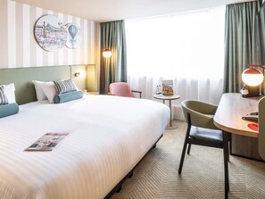 In-room safe, desk, laptop workspace, soundproofing - Mercure Northampton (Northampton)