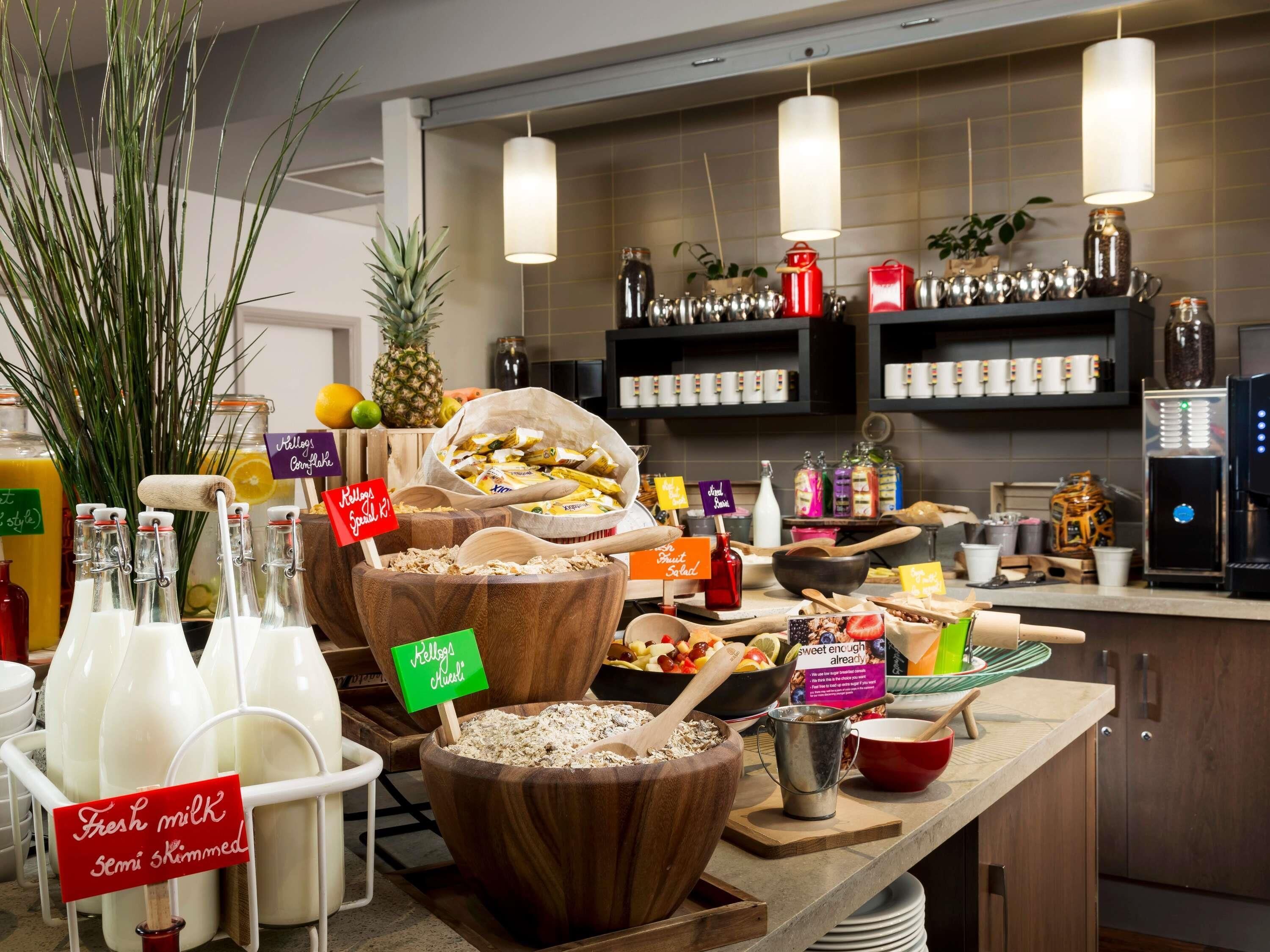 Daily full breakfast (GBP 15.00 per person)