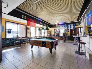 酒吧（店内）