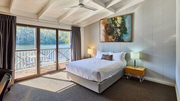 Phòng Tiêu chuẩn, cạnh hồ | Bàn ủi/dụng cụ ủi quần áo, bộ trải giường