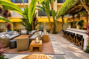 Courtyard view - Hollywood Hotel (Los Angeles)