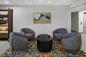Lobby - Hampton Inn Janesville (Janesville)