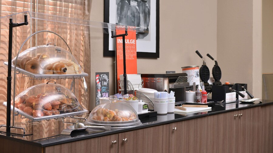 Hampton Inn closest to Universal Orlando