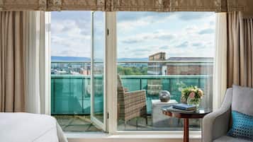 Zimmer, 1 King-Bett, Balkon (No View) | Bettwäsche aus ägyptischer Baumwolle, hochwertige Bettwaren